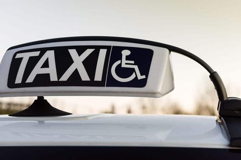 Wheelchair-Accessible-Taxi